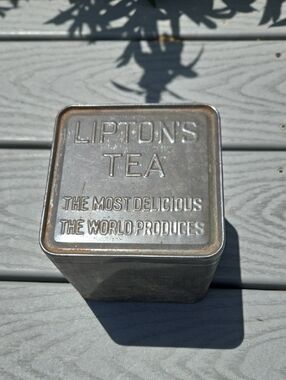 VTG Antique Lipton's Tea Planter Ceylon Metal Tin Box Canister 1920s (BIN 010)